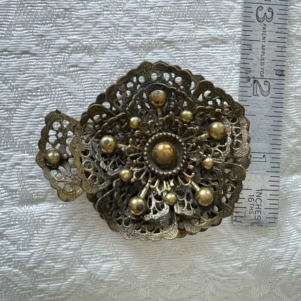 Vintage New England Glassworks Large 2.75” Fur Scarf Clip Deco Filigree 1920’s